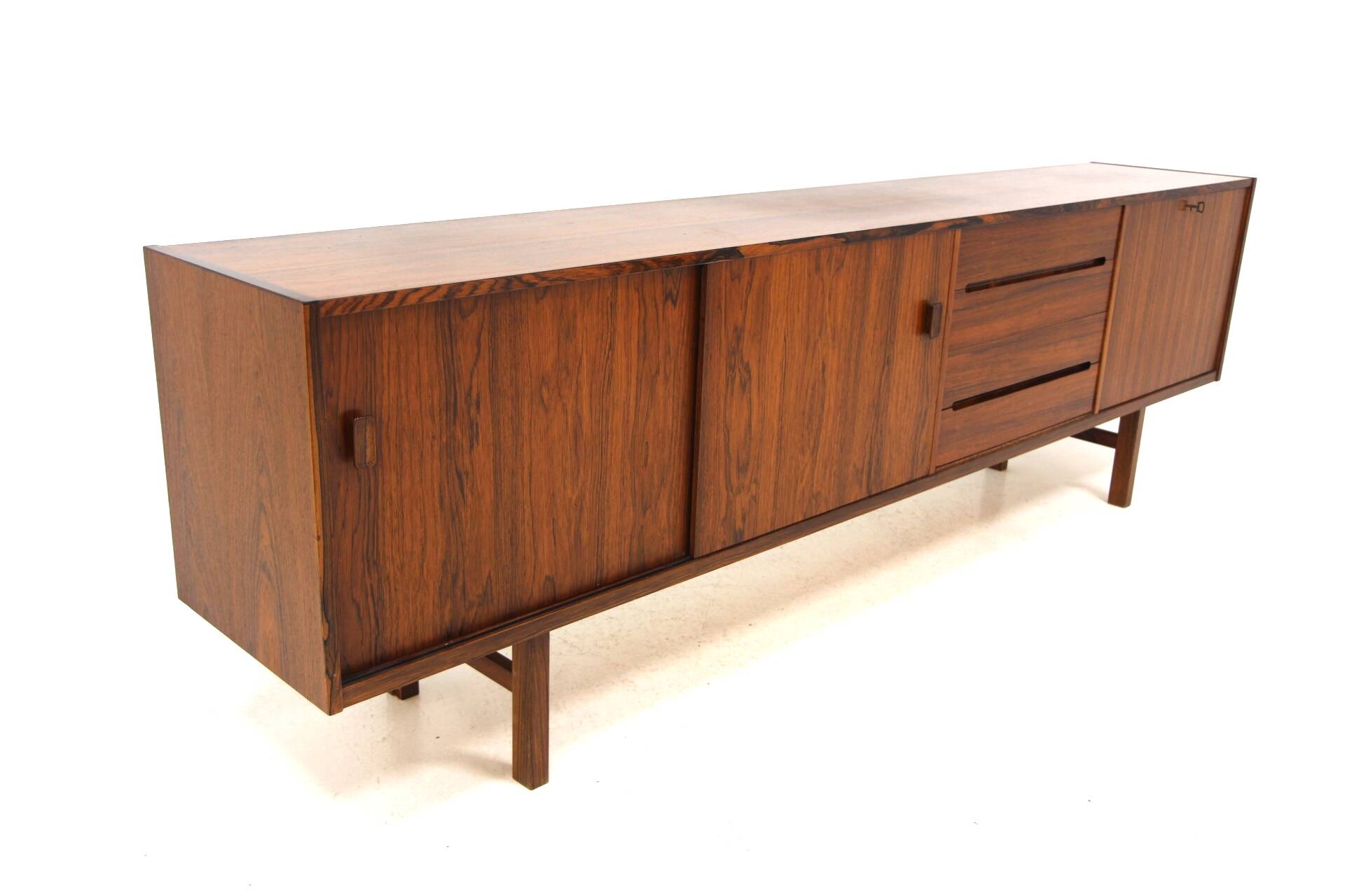 Scandinavian rosewood sideboard "Grand", Nils Jonsson, Troeds, Sweden, 1960