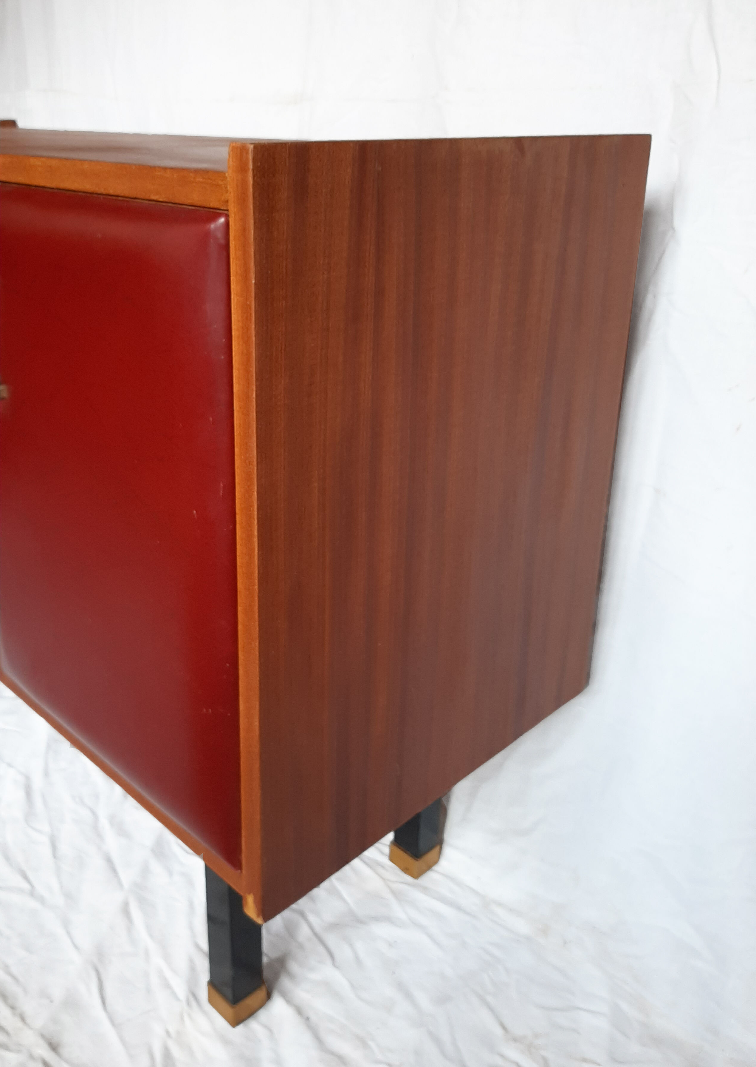 Chest of drawers dressing table