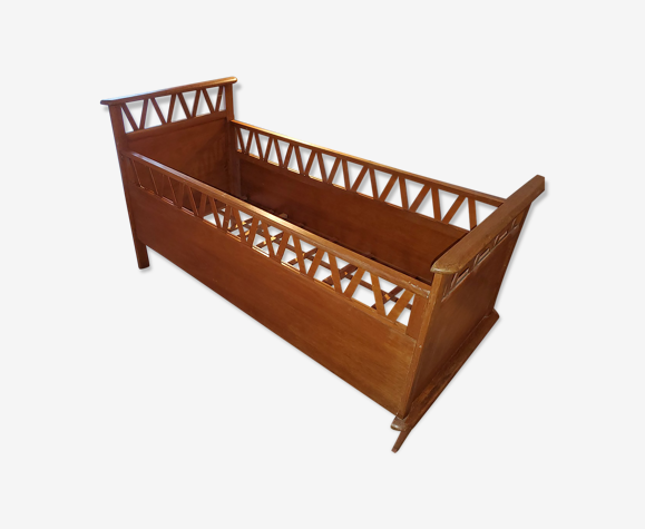 Lit enfant en bois vintage