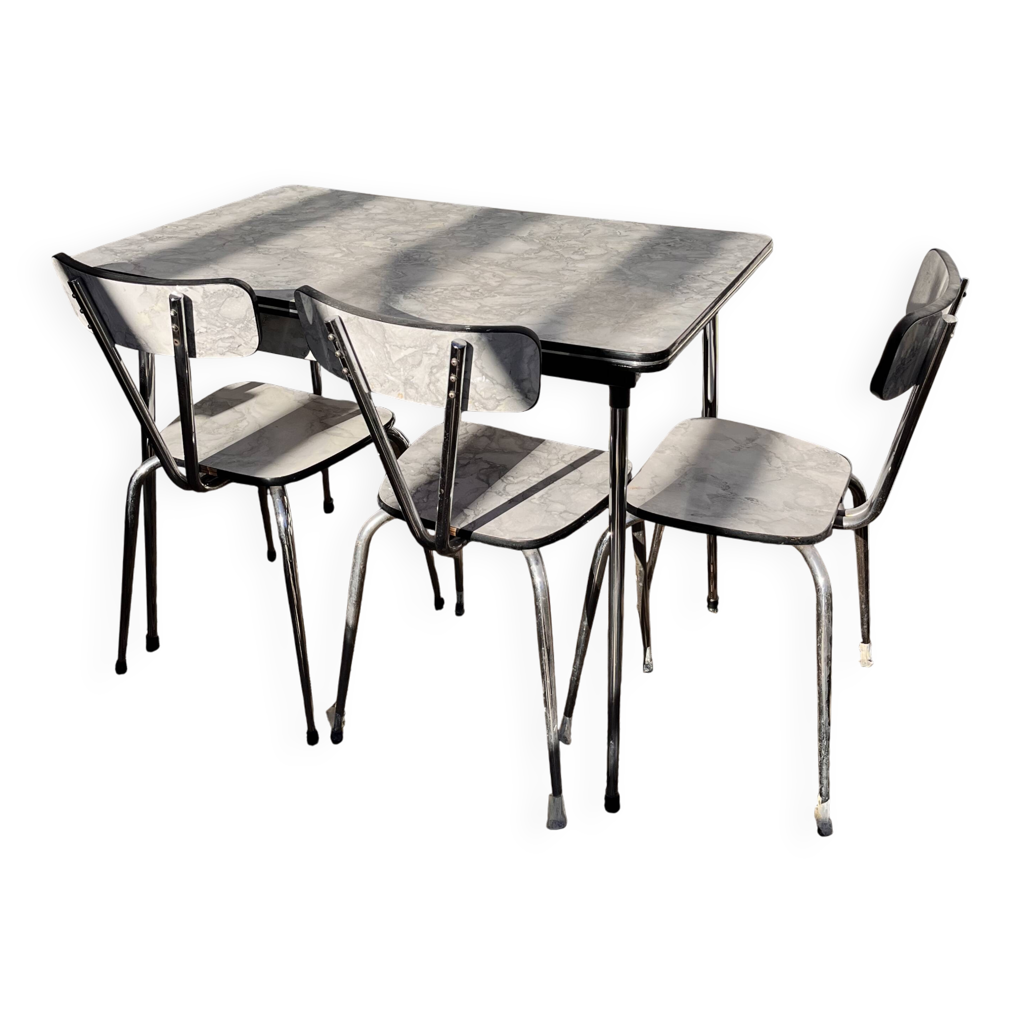 Formica table with marble motif, with drawer and its 3 chairs.