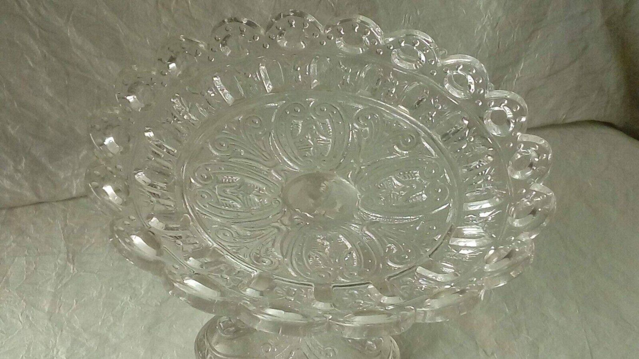 Crystal cut bowl on a fish head foot, late 19th century.