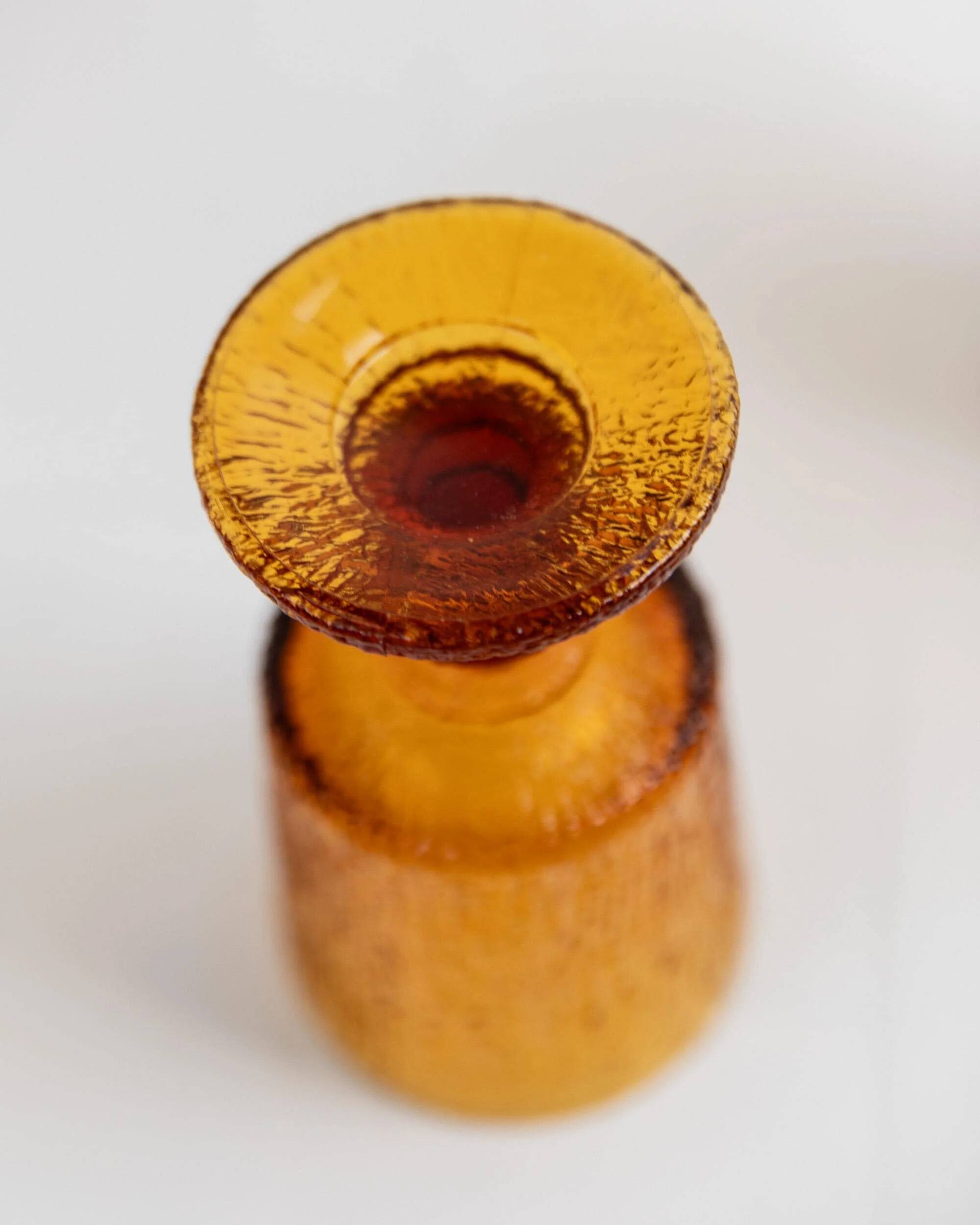 Lot of 4 vintage wine glasses from the 1970s, textured amber on a stem, design by Timo Sarpaneva for Iittala.