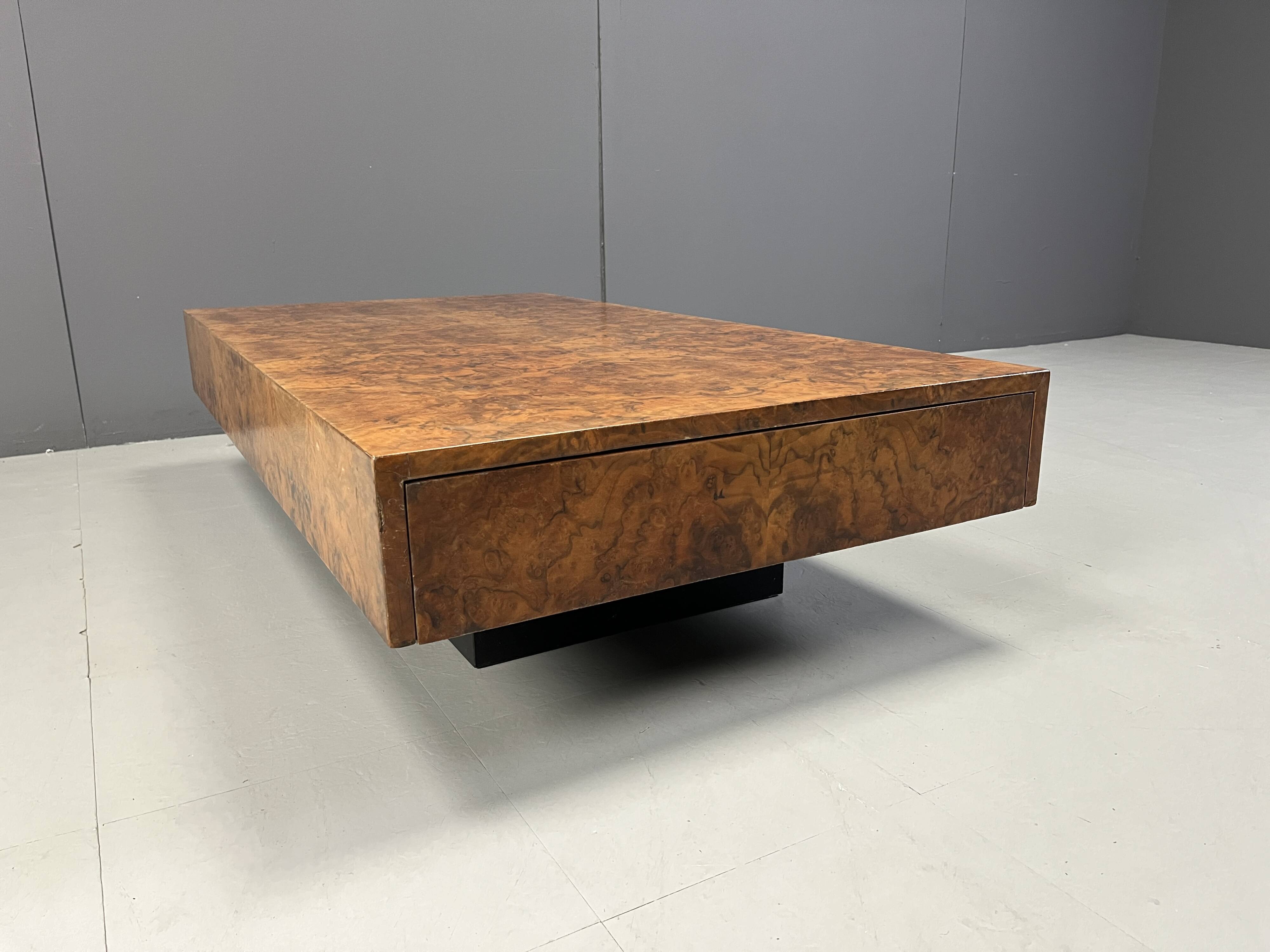 Table basse vintage en bois de loupe, 1970