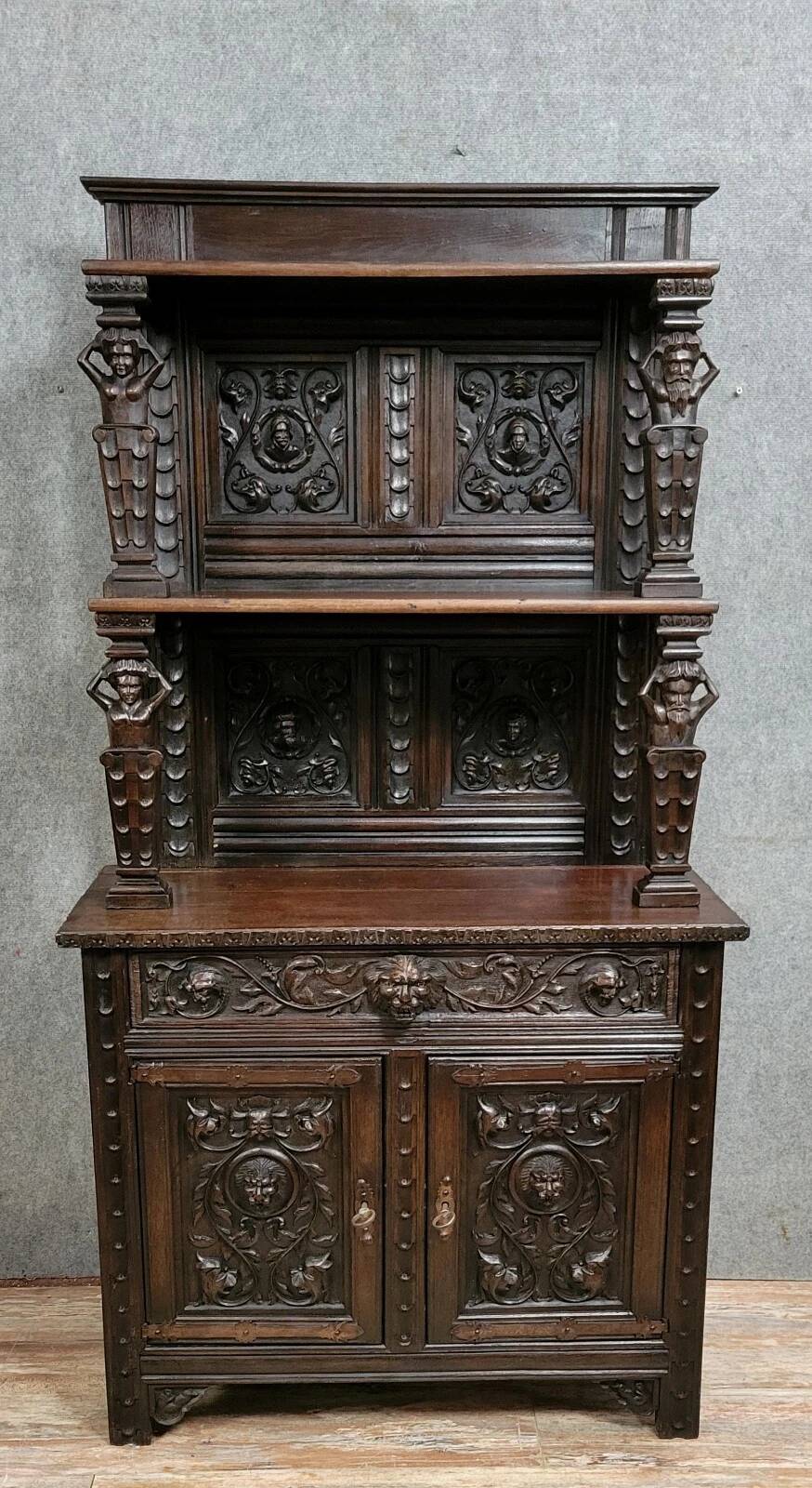 Renaissance neo-Gothic style state cabinet in solid wood, 19th century