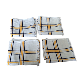 Series of 4 towels