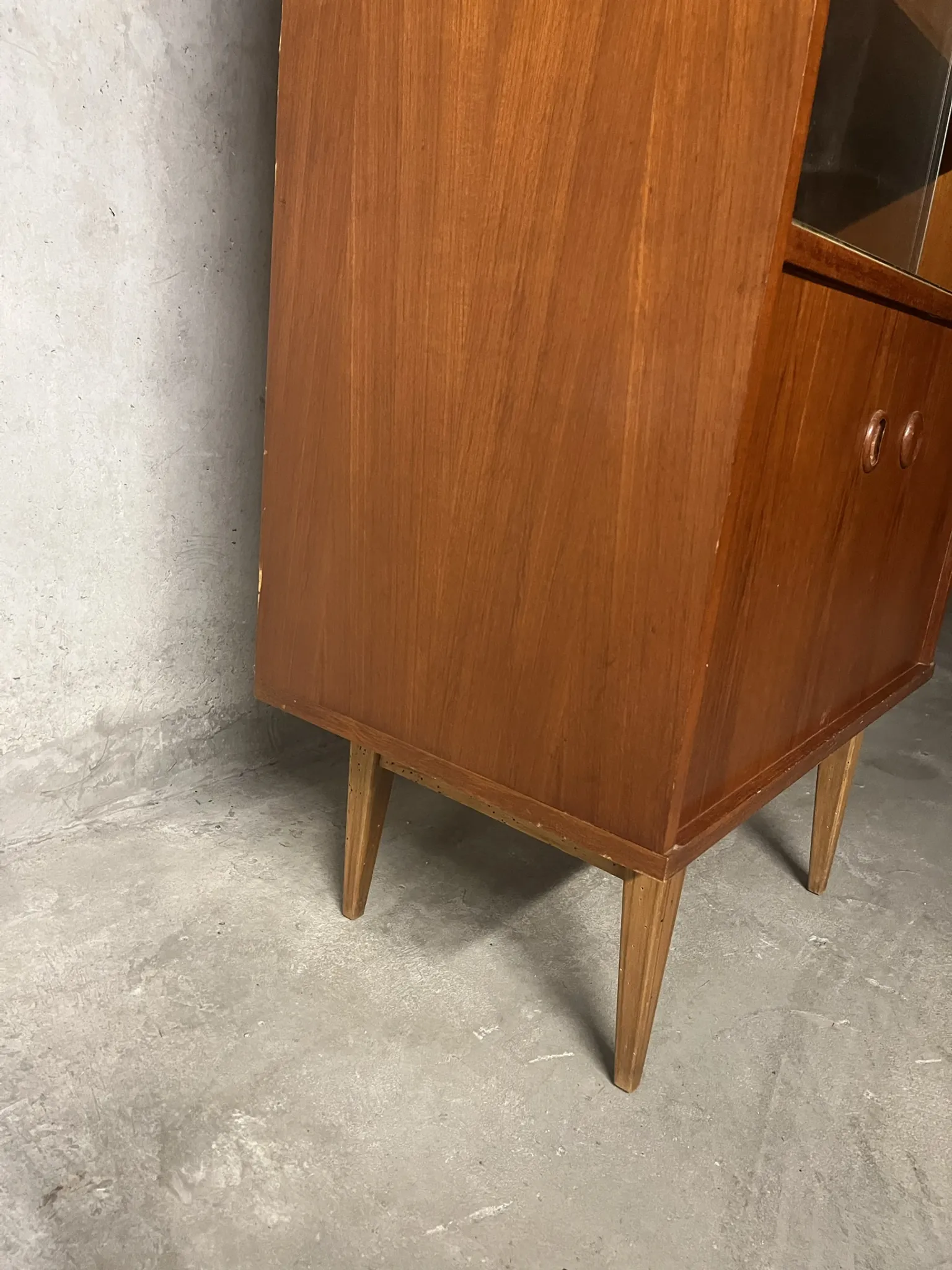 Scandinavian style display shelf