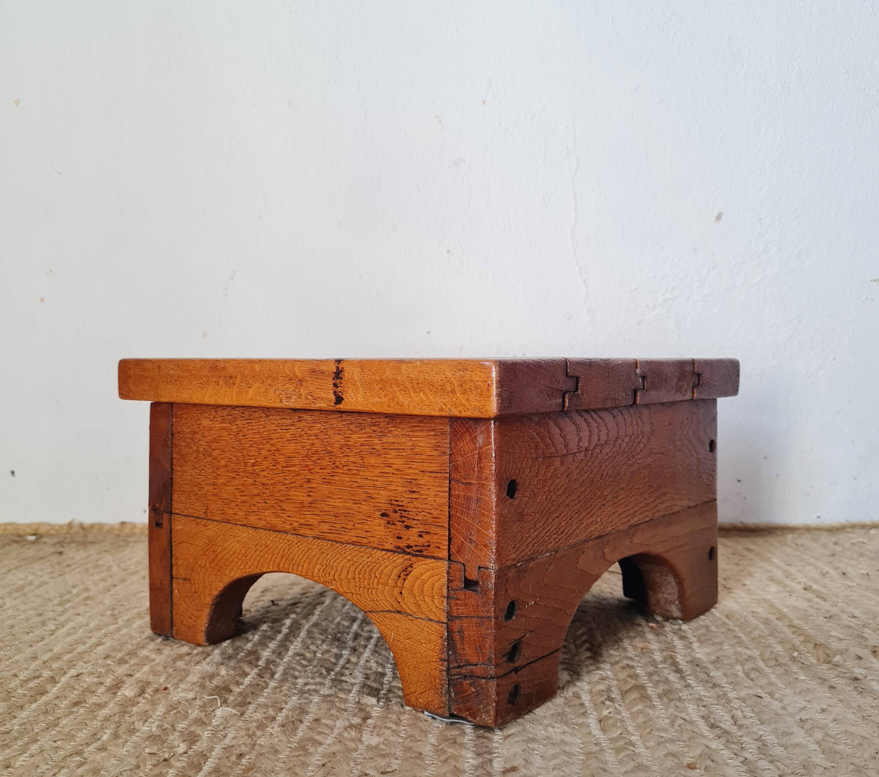 Mini banc de métier ou repose-pieds vintage
