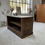 Central island trading counter in walnut