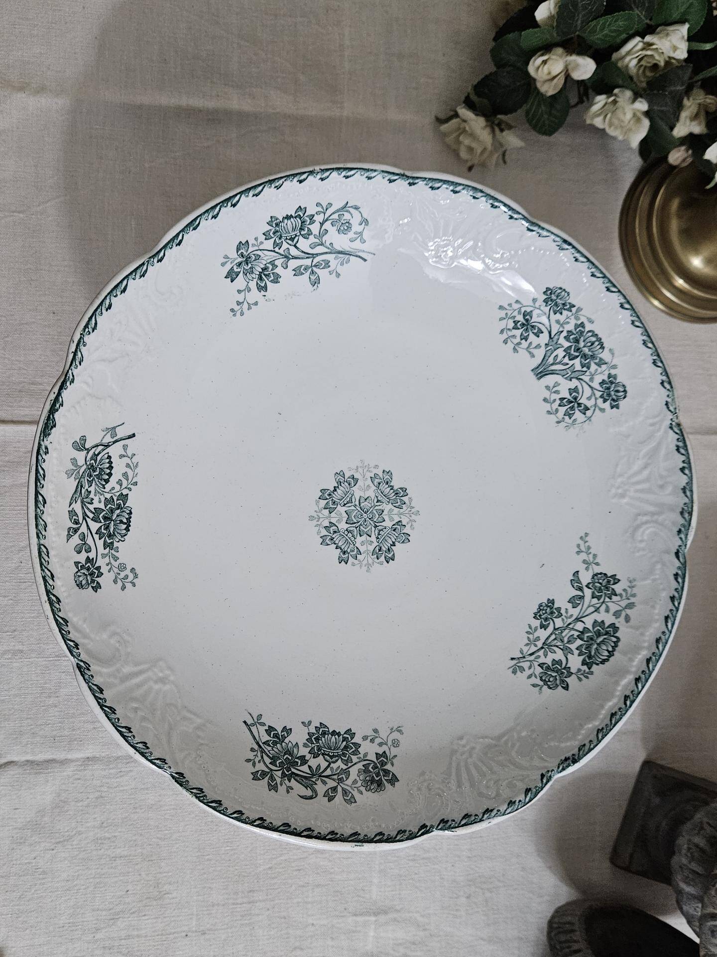 Large Richelieu Iron Earth Compote Dish