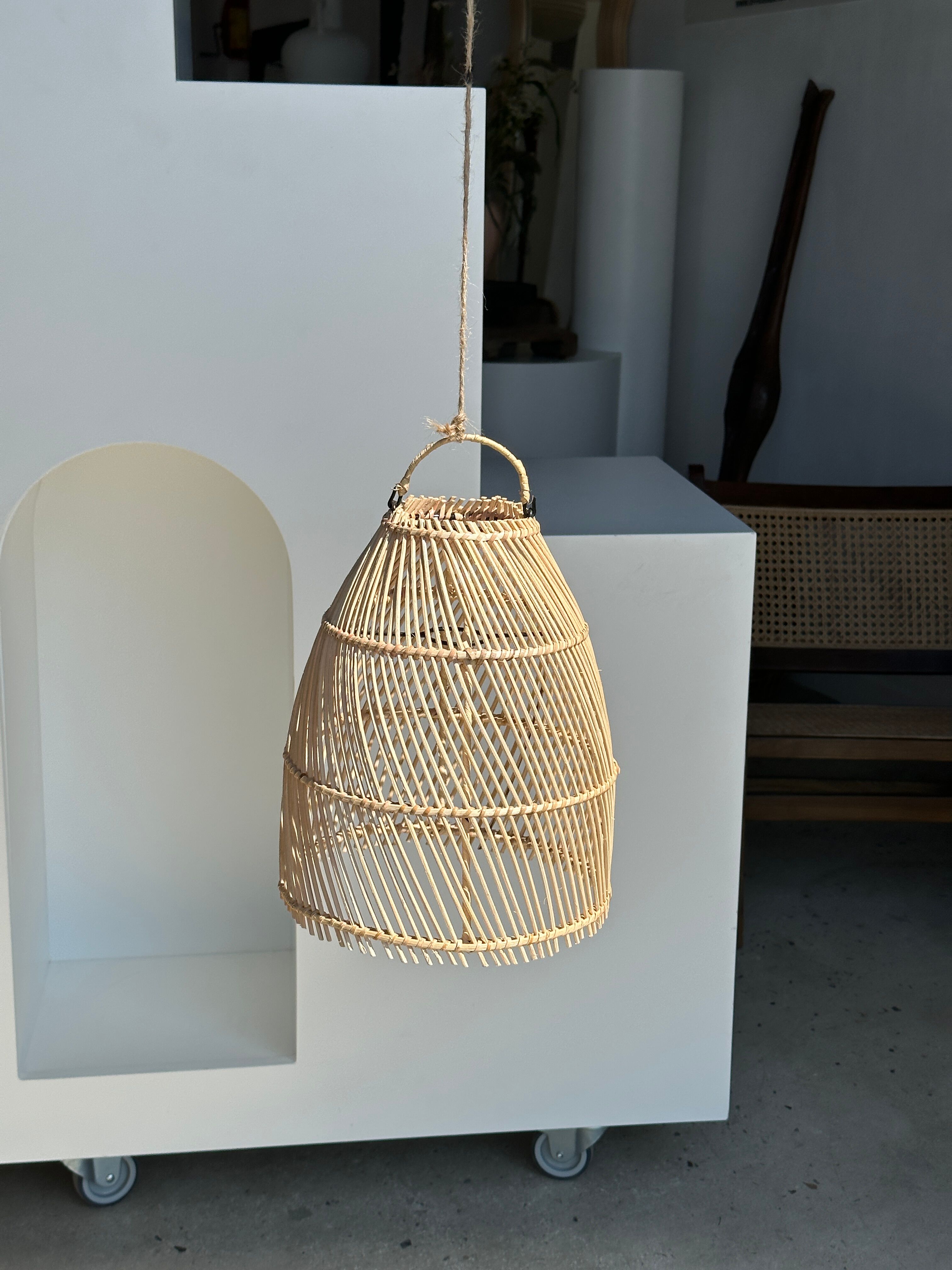 Suspension en rotin en forme de cloche d25 h28