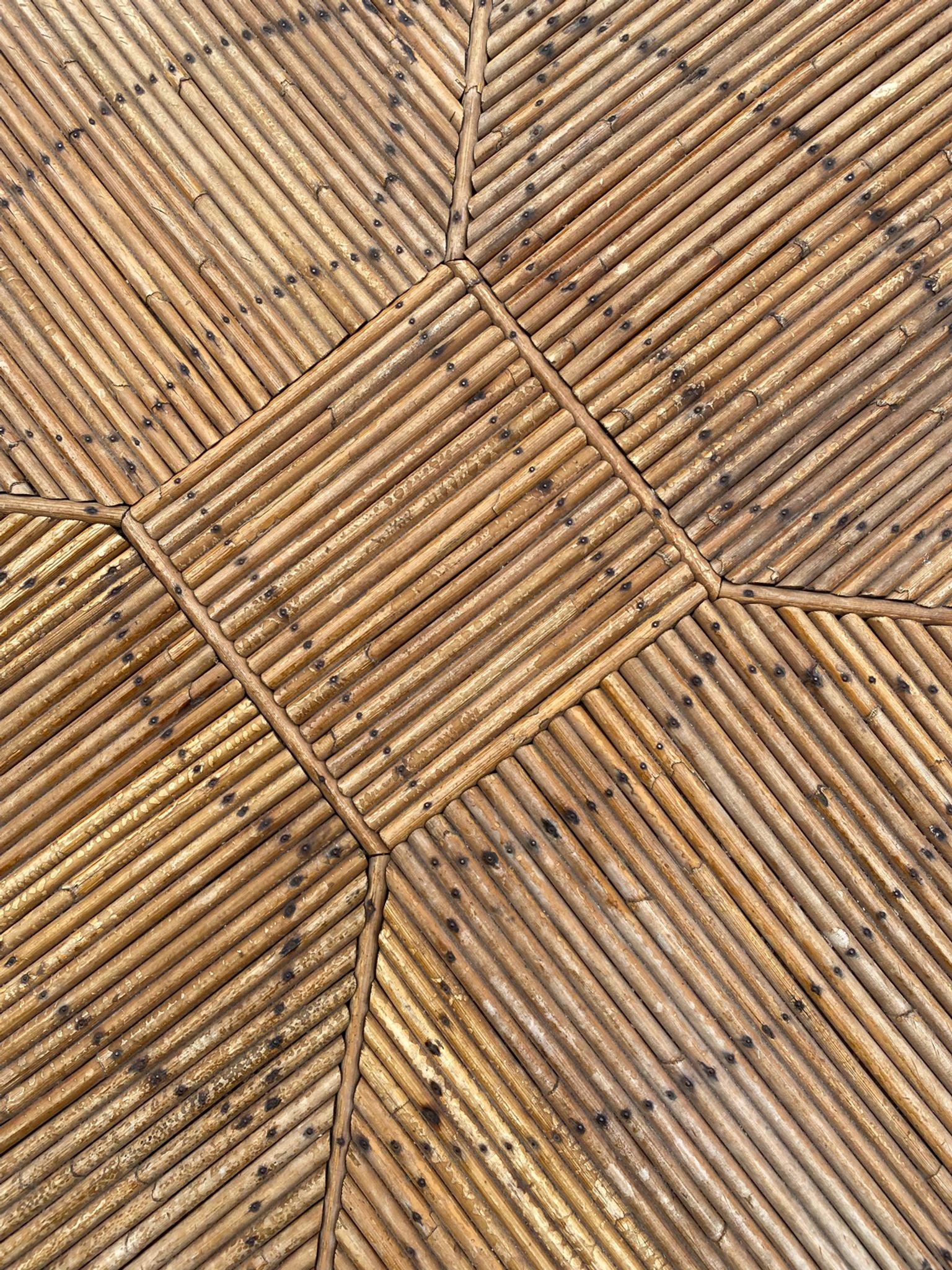 Table en rotin vintage