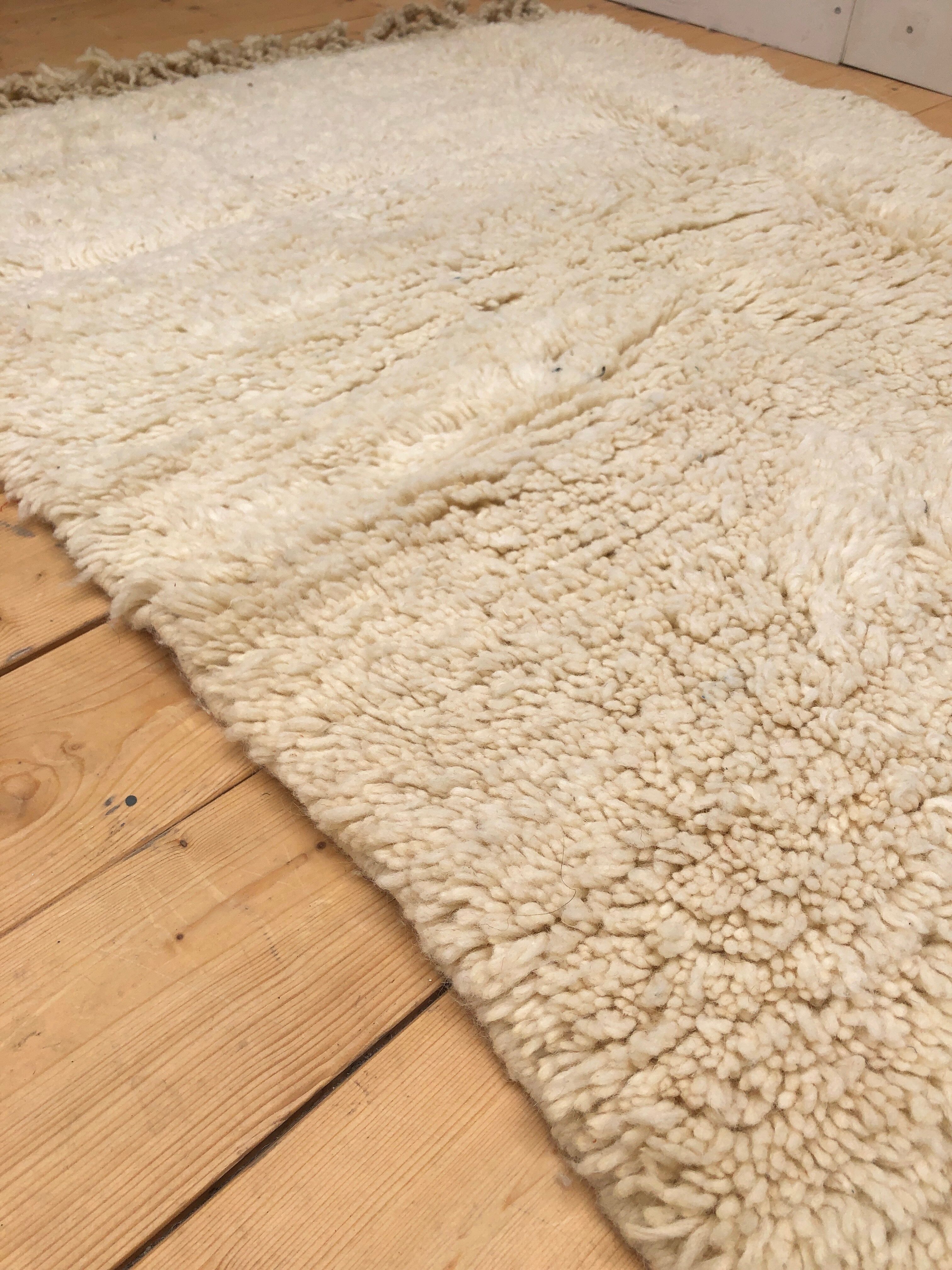 Moroccan berber carpet beni ouarain natural ecru uni 1, 42x0, 97m