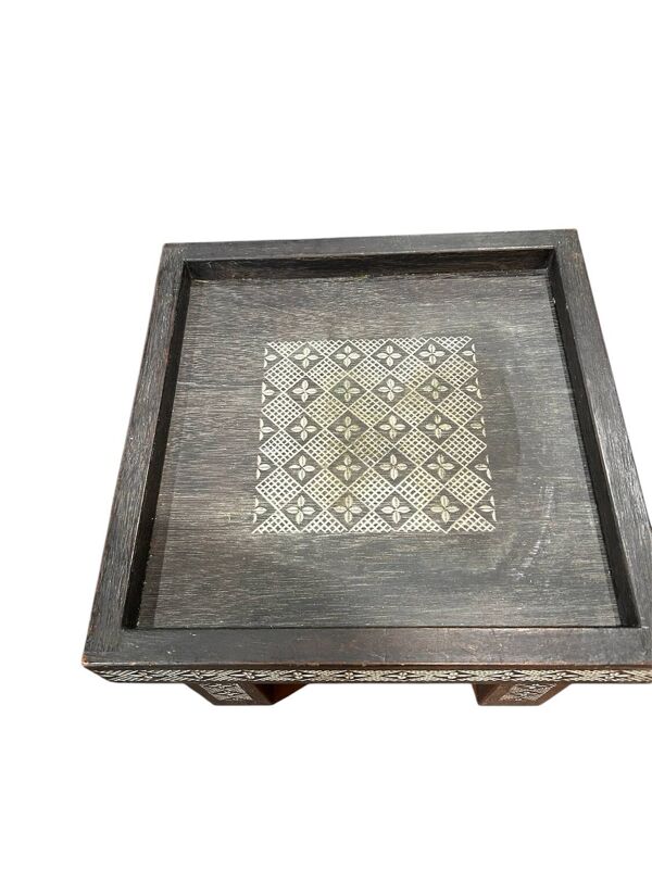 Ensemble de meubles africanistes – Bois sculpté et incrustations décor