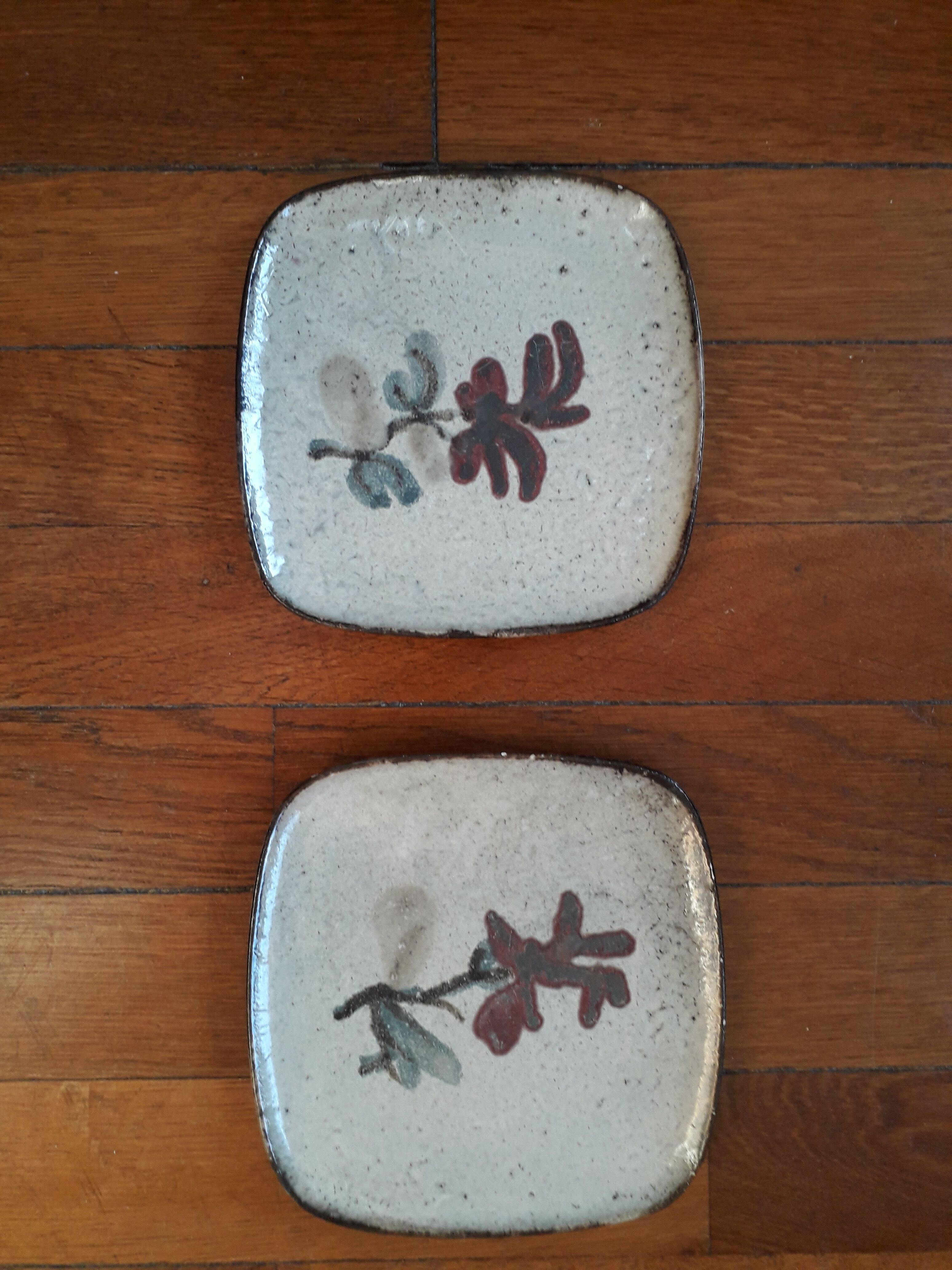 Set of 2 Vallauris plates signed by Gustave Reynaud