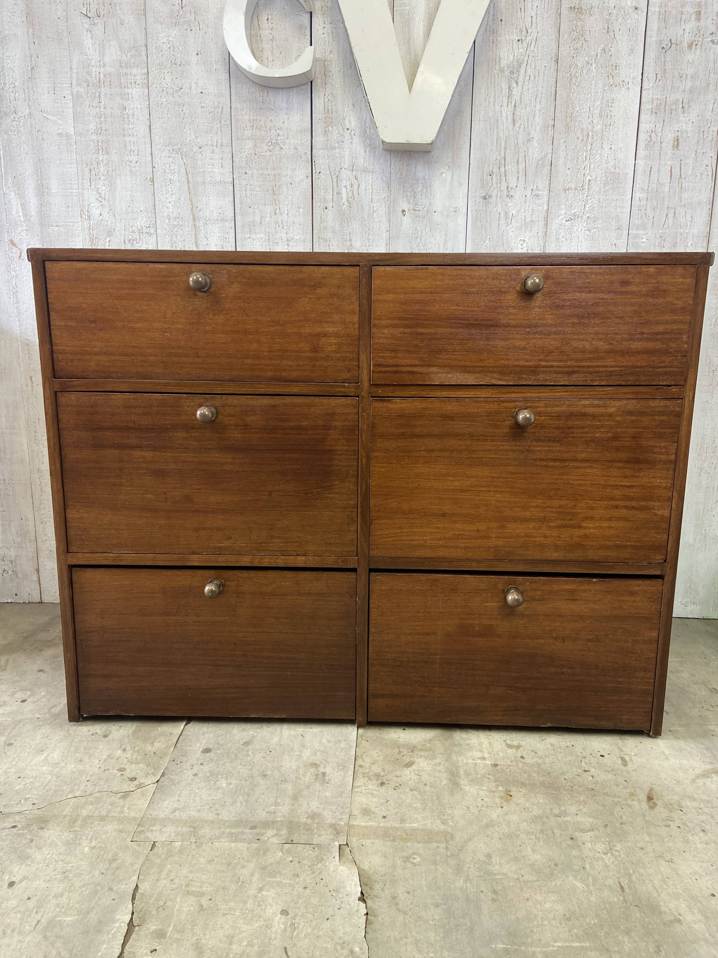 Meuble de mercerie vintage