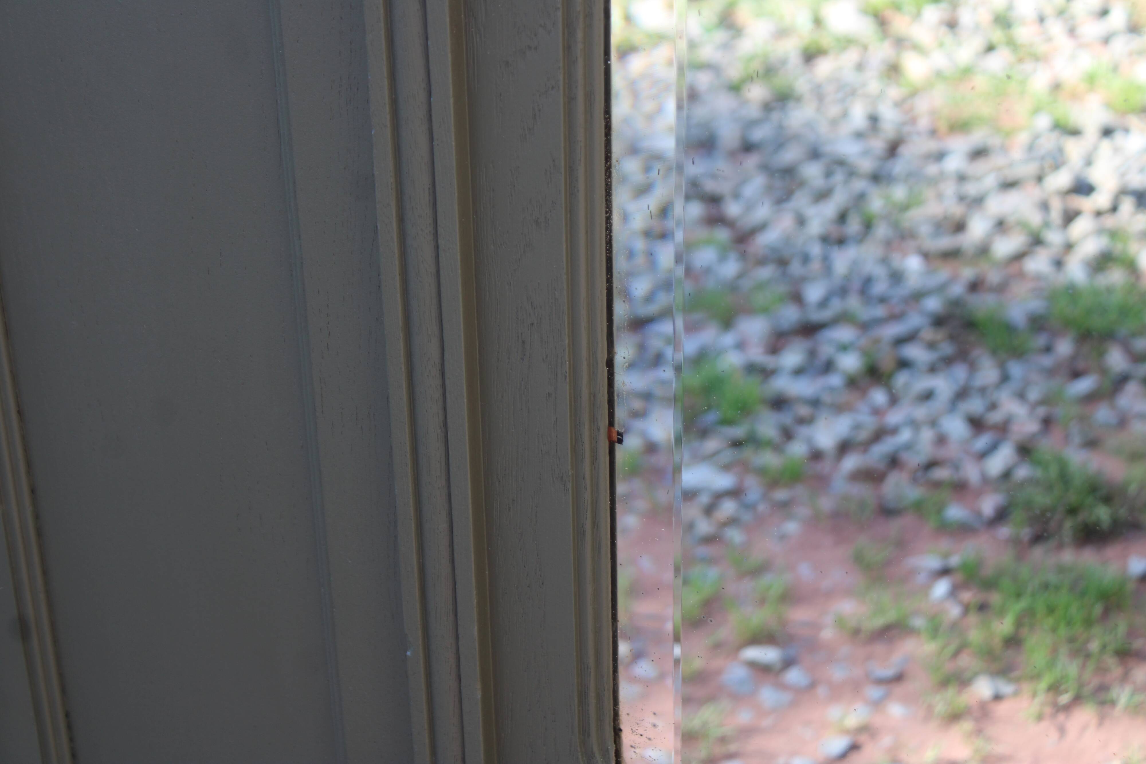 Art Deco wardrobe with three doors – Kaki Barda (Liberon)