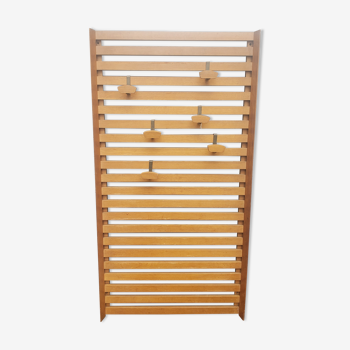 Wall coat rack