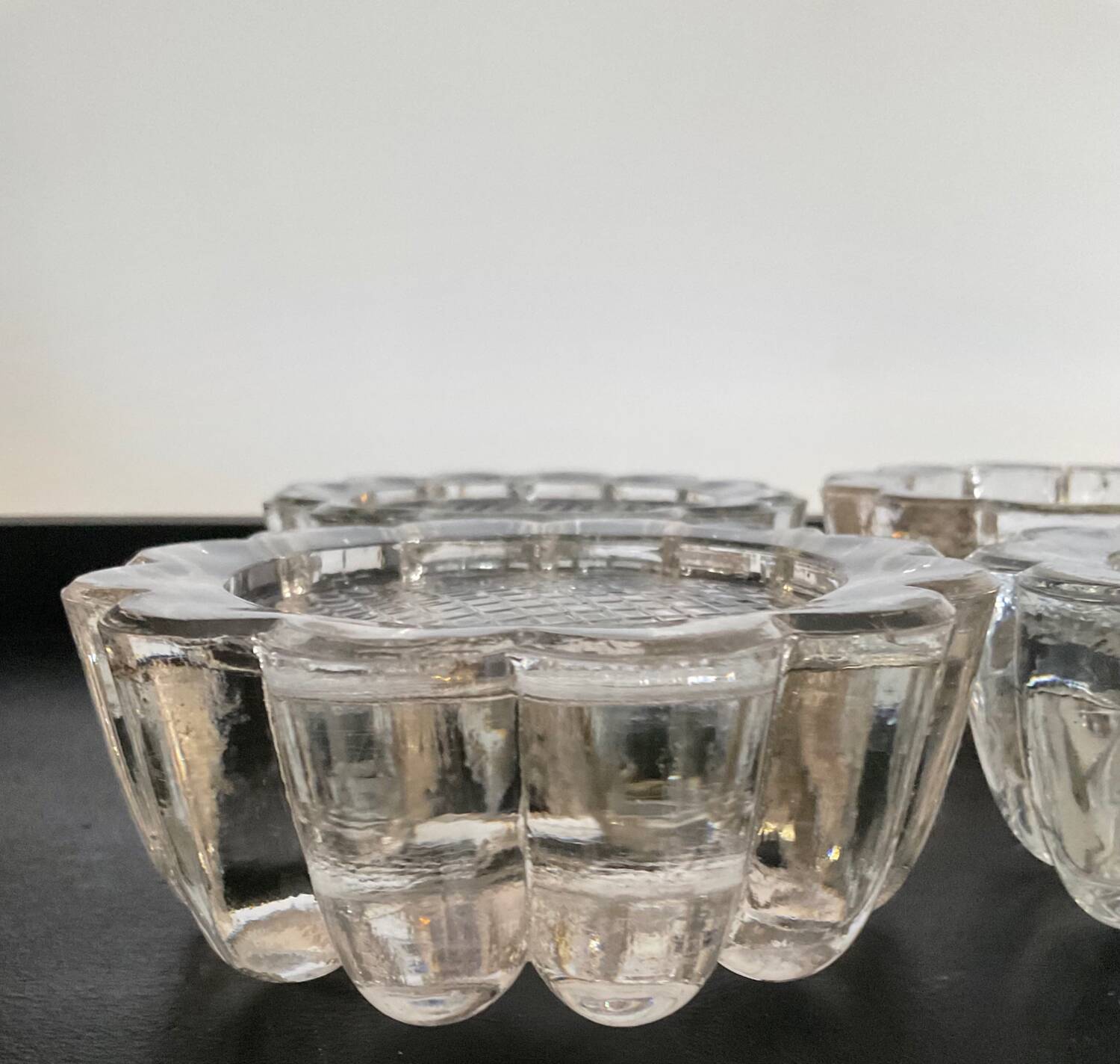 Set of 4 vintage piano or table legs in molded glass