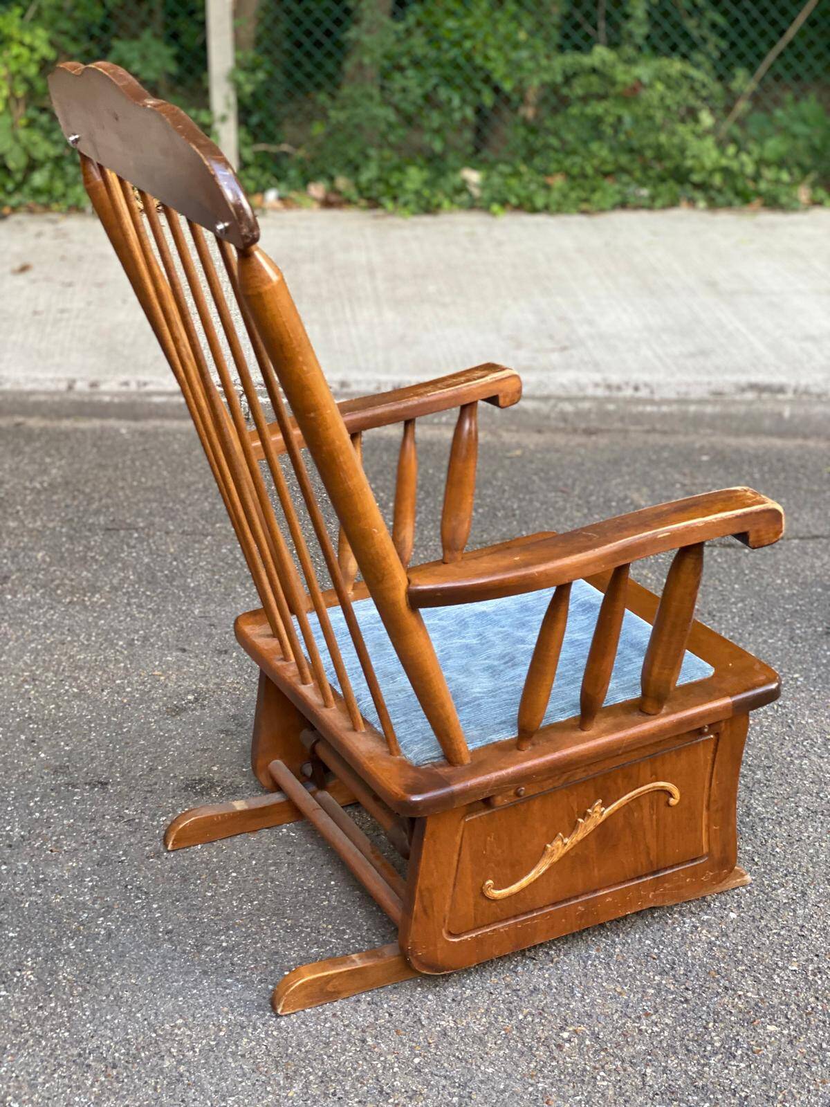 Towne Square American rocking chair