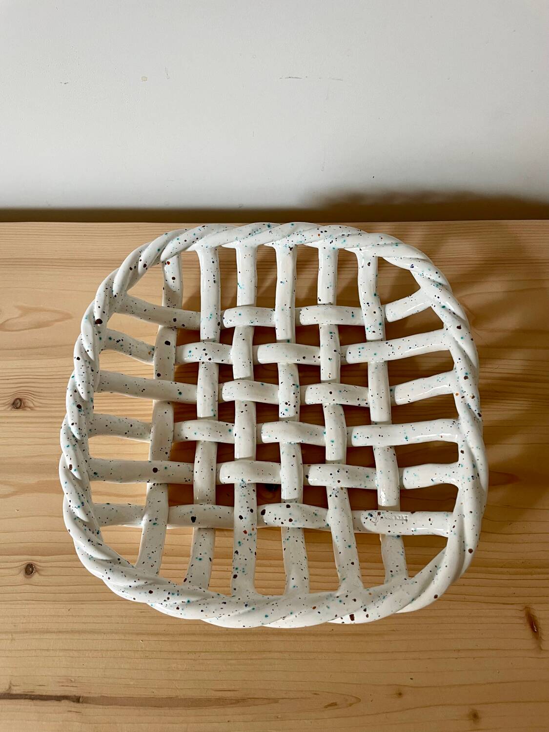 Corbeille carré en céramique tressée