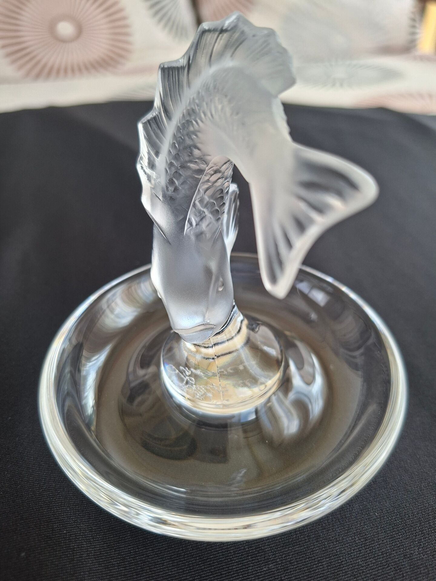Crystal bowl stamped Lalique France – Fish motif
