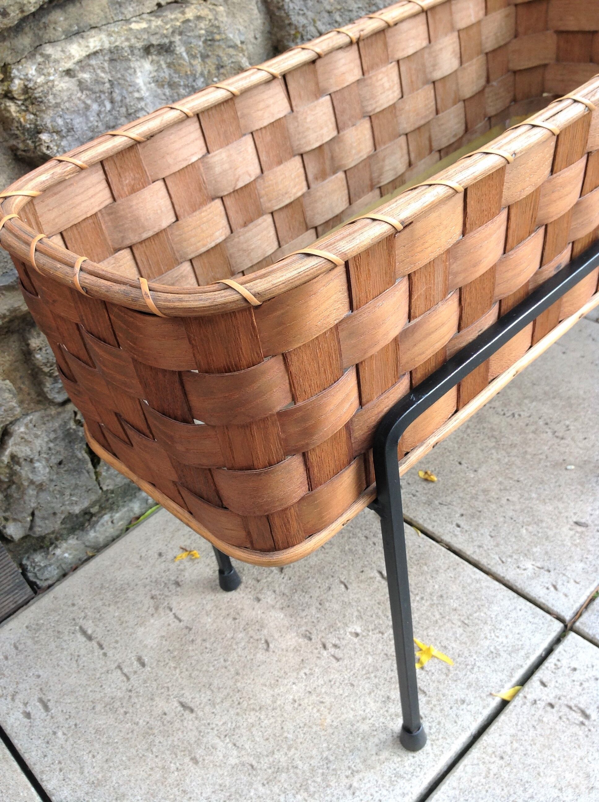 Planter on foot in braided wood 60/70s