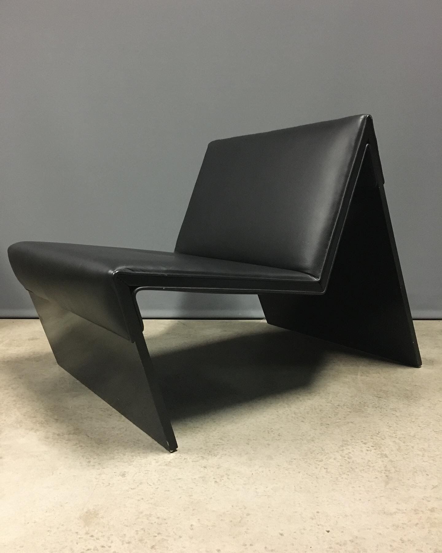 Artifort, sz10 m lounge chair by ebbing /haas /schudel .