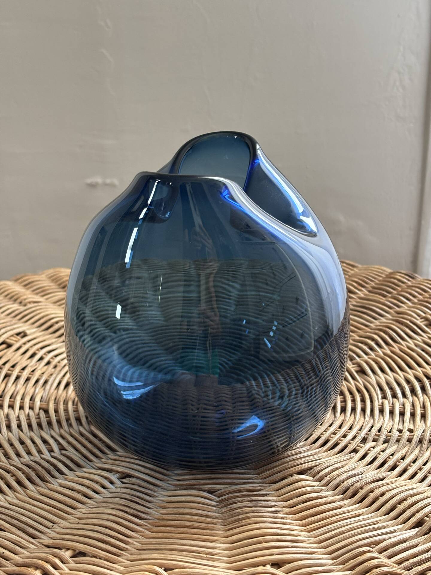 Blown glass round vase
