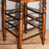 Tabouret en bois massif tourné
