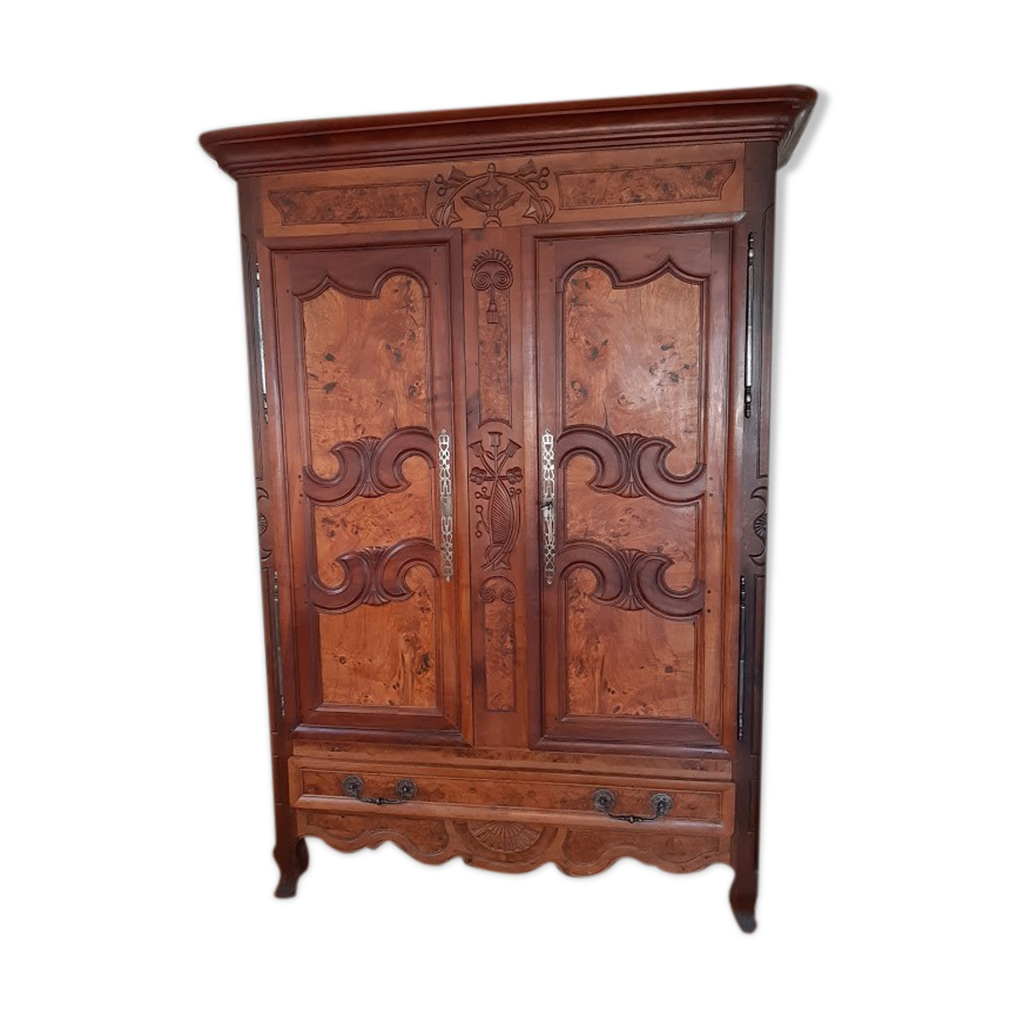 Armoire bressane