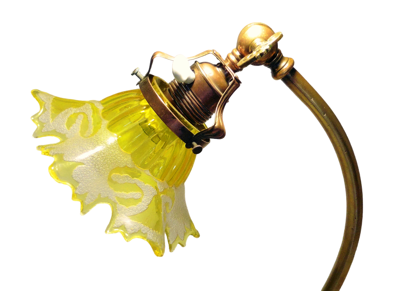 Lamp - foot in weighted brass Swungeneck adjustable with its acid-engraved crystal lampshade