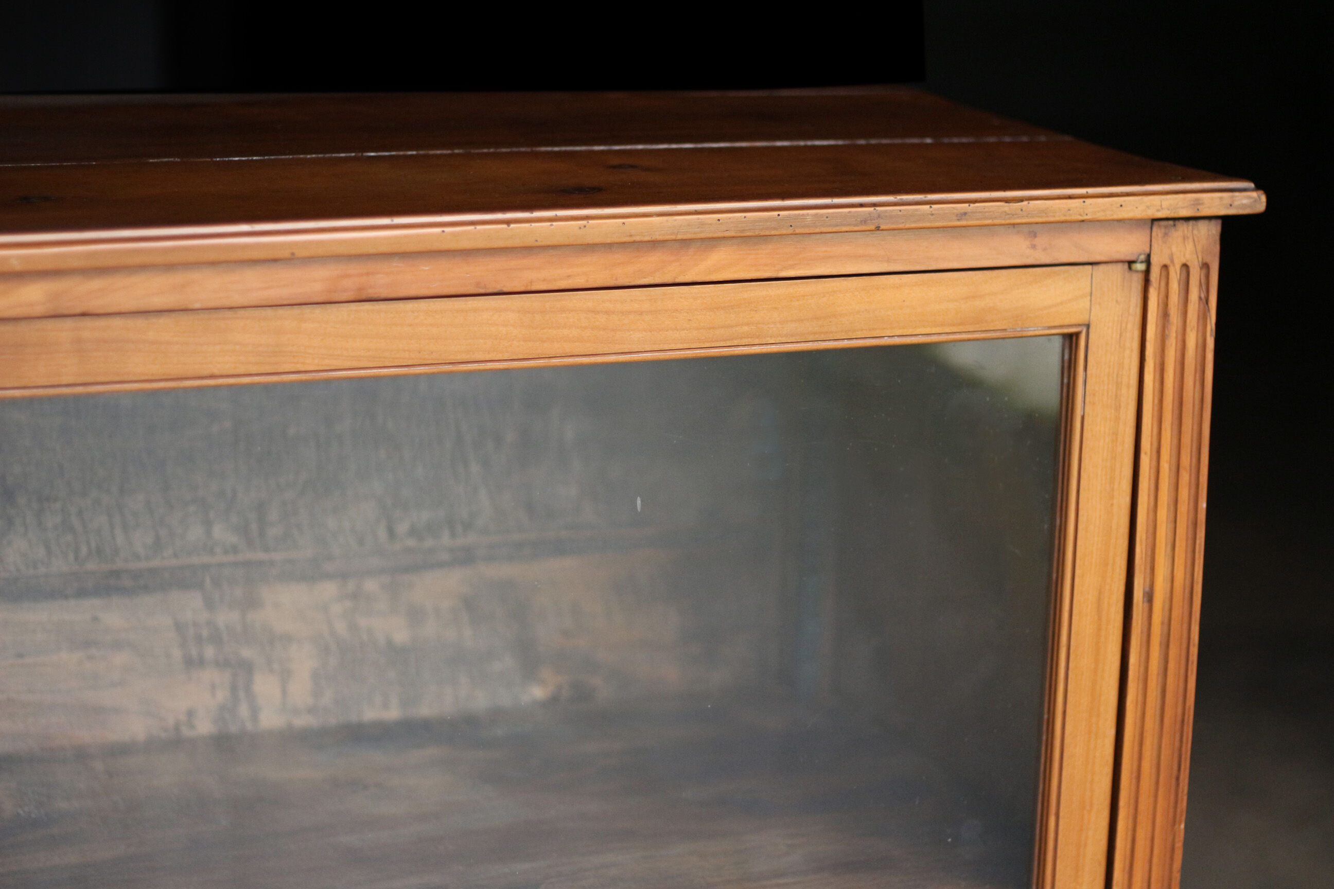 Glass cabinet of the eighteenth century