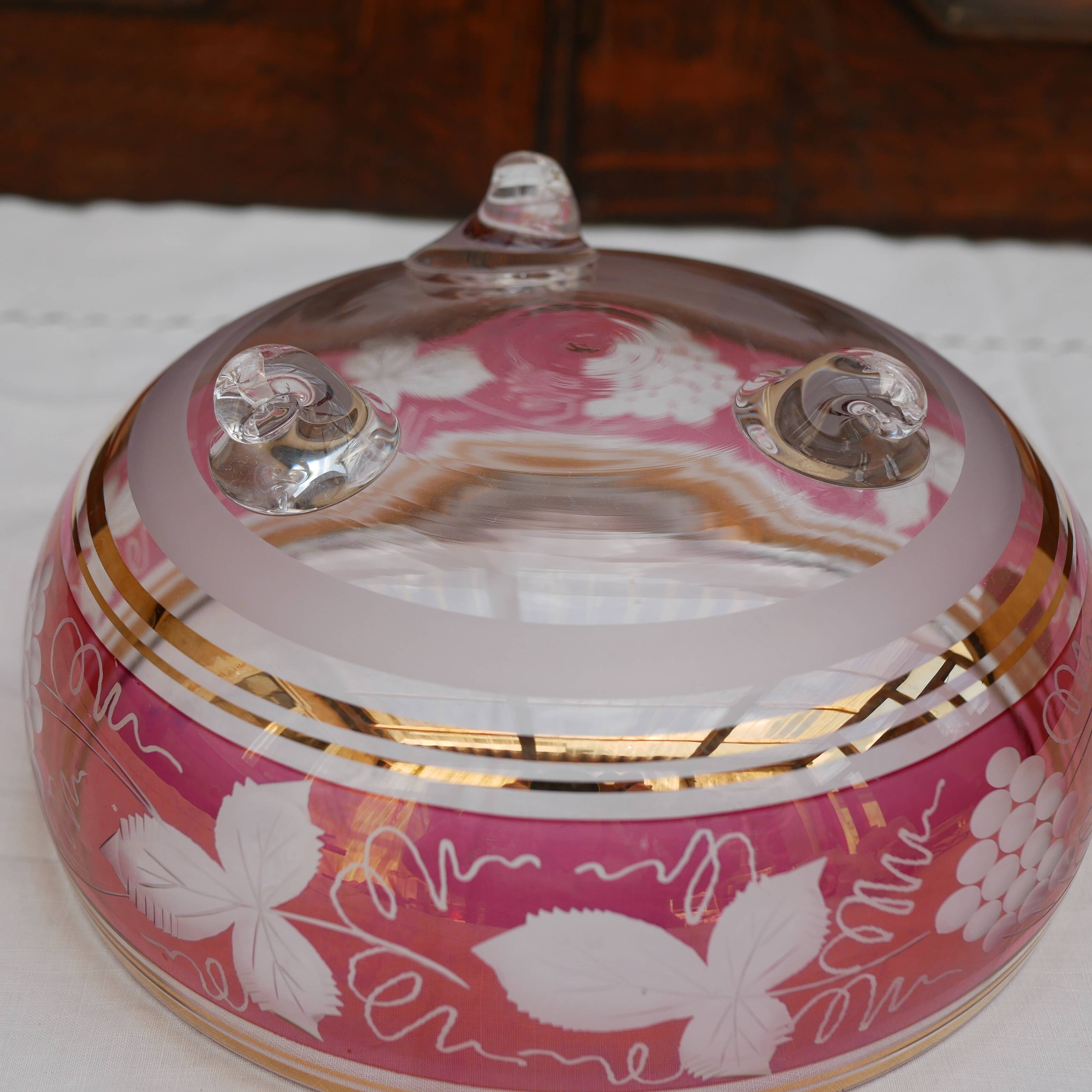 Bavarian crystal fruit bowl with engraved vine leaf motif
