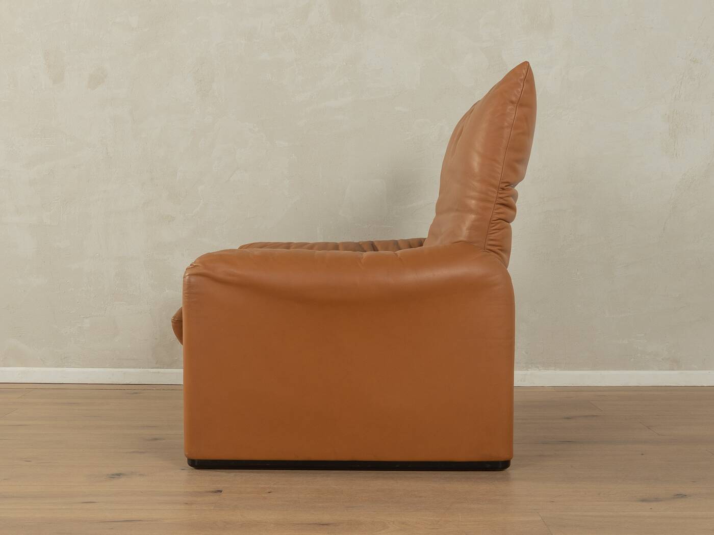 675 Maralunga armchair with ottoman by Vico Magistretti for Cassina, 1970s, original cognac brown leather