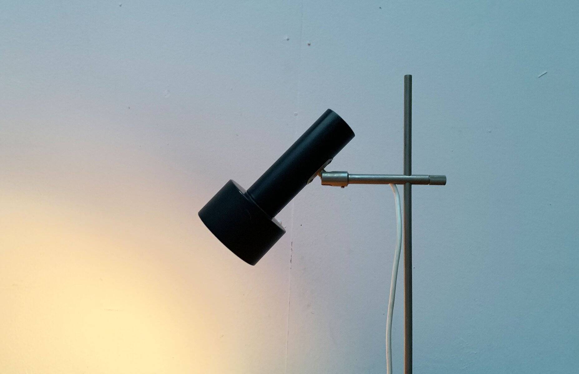 Mid-century minimalist table lamp by Beisl, 1960s.