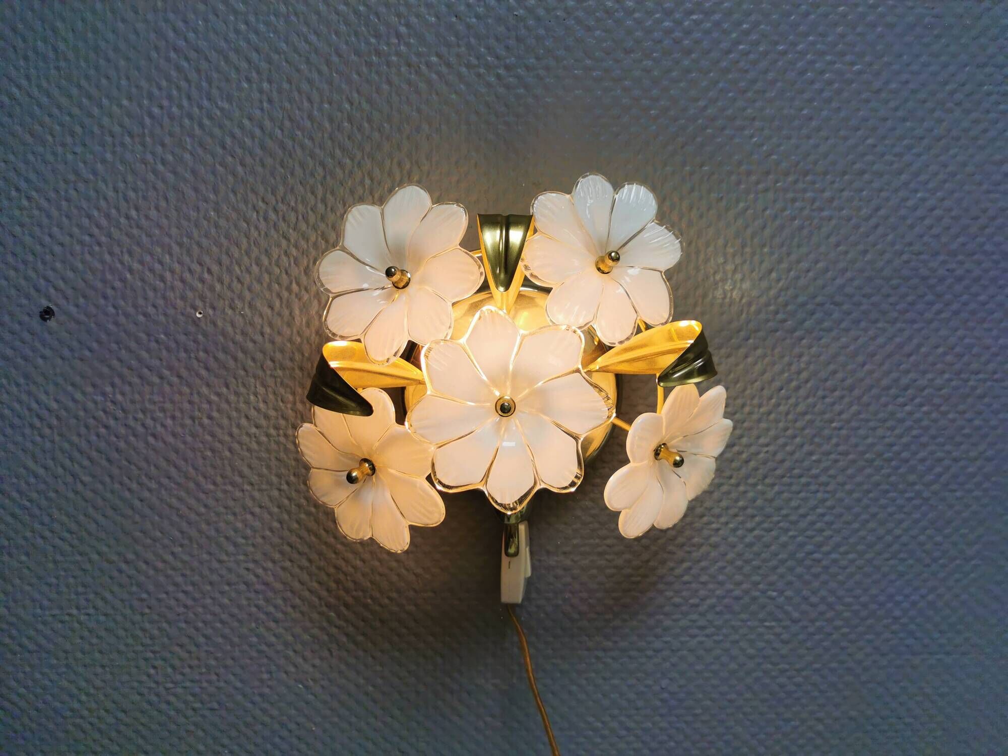 Swedish wall lamp in transparent and white glass shaped like flowers 1960s