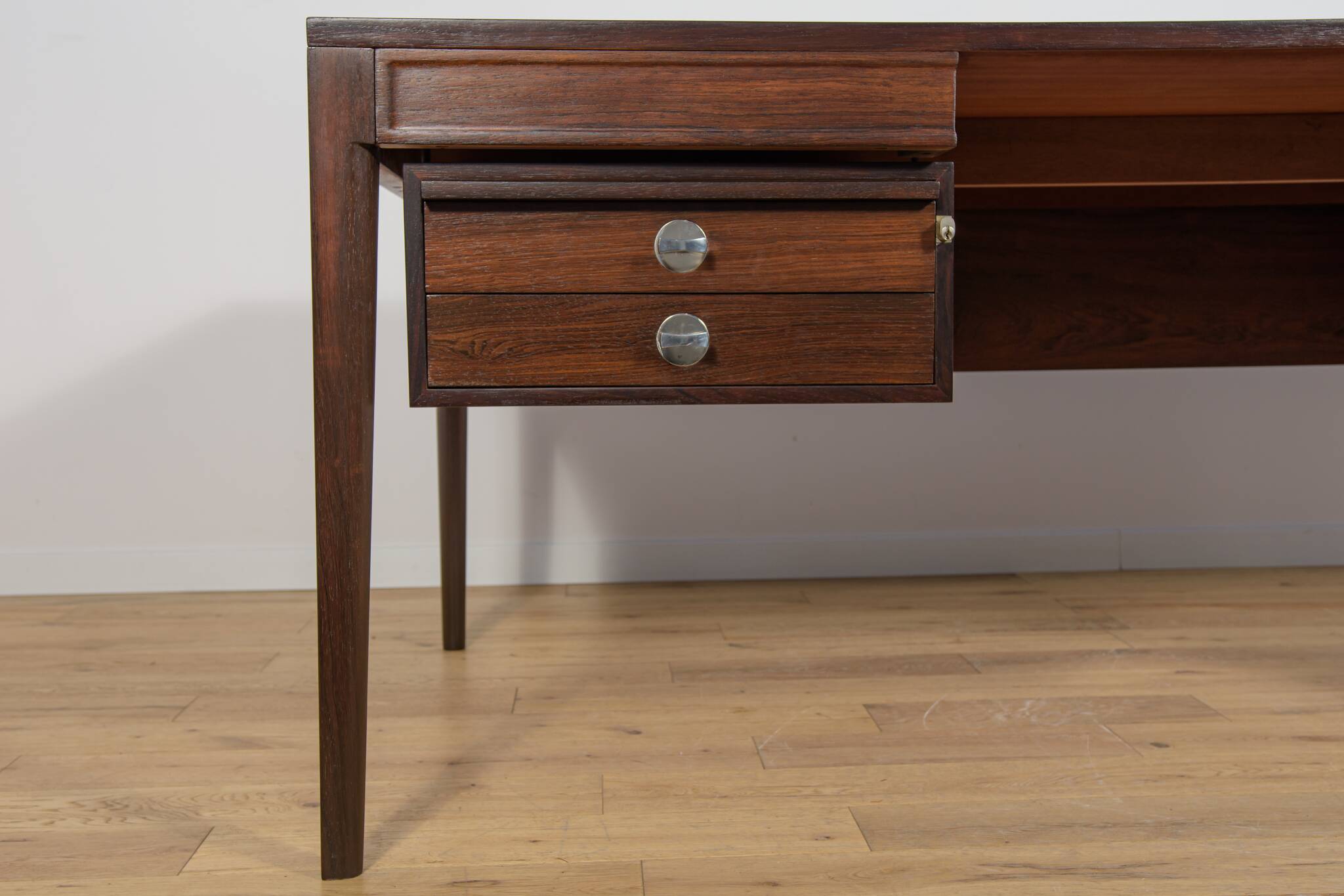 Mid-Century Rosewood Freestanding Desk FD 951 Model Diplomat.