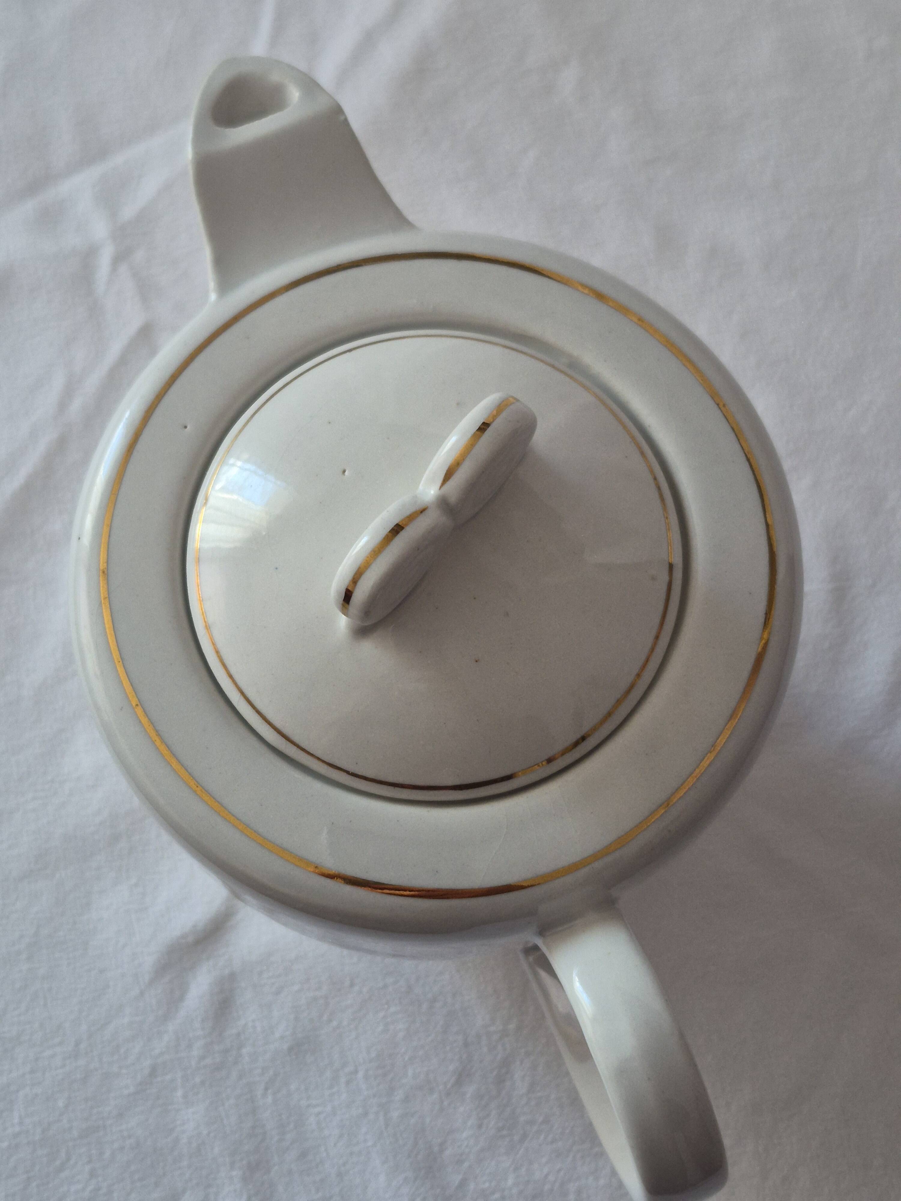 Coffee pot half-porcelain Lunéville Keller and Guerin A585