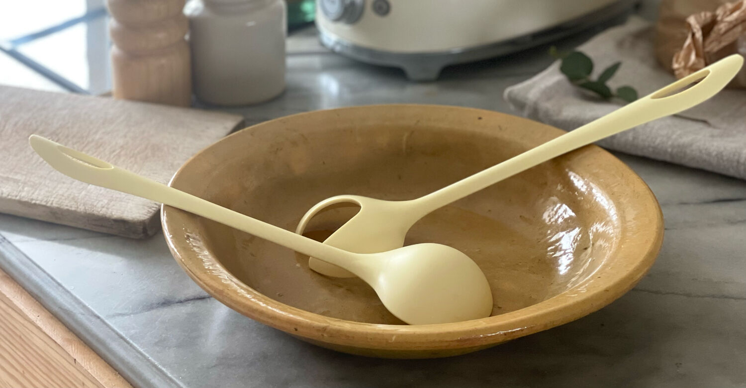 Glazed stoneware dish