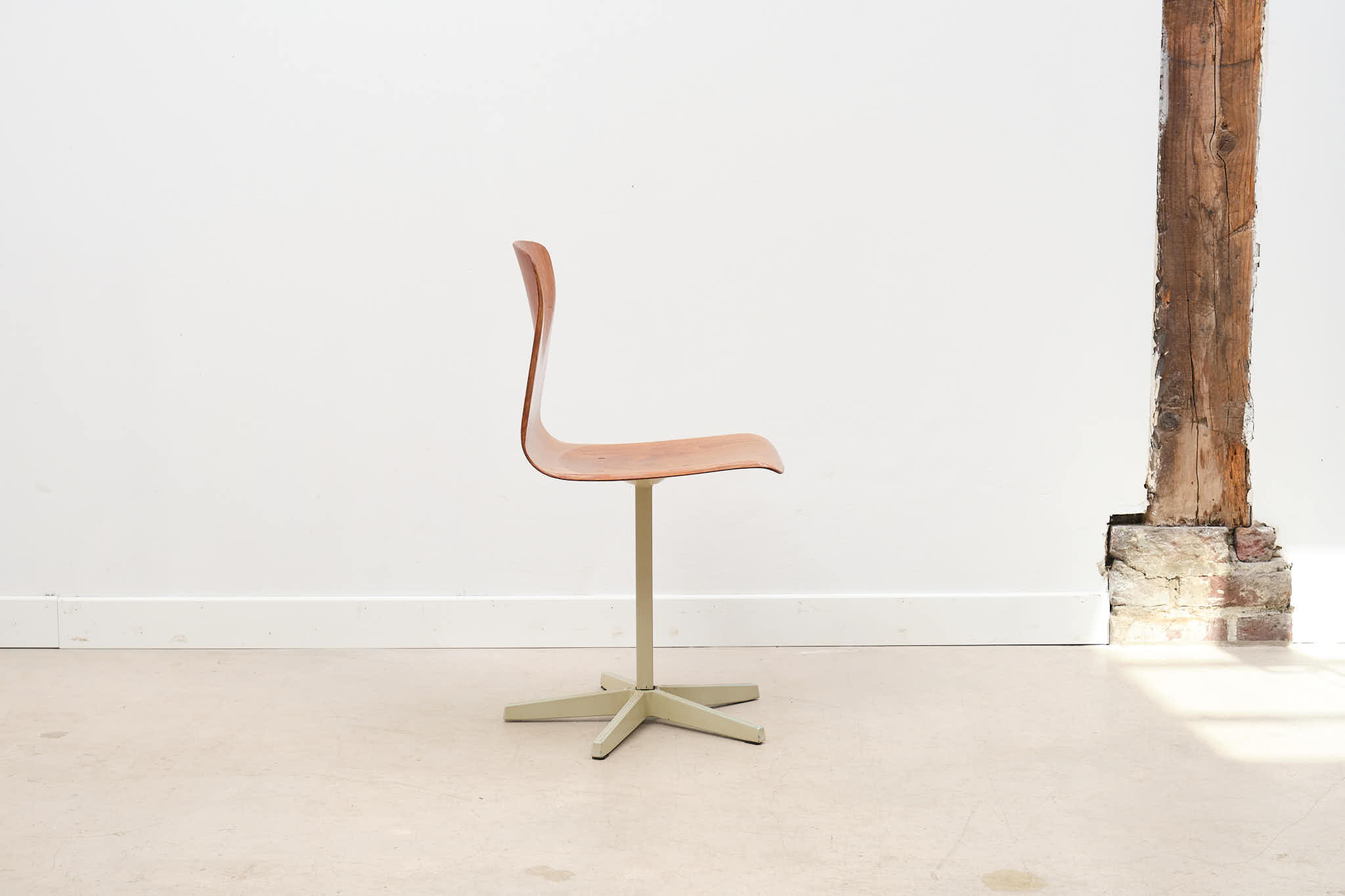 Galvanitas chair star foot oak beige