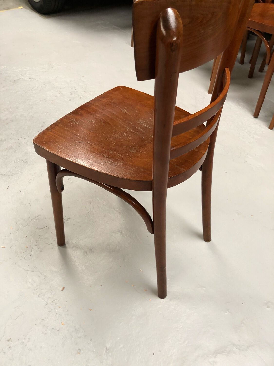 Serie de 10 chaises bistrot bois courbé