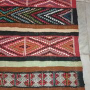 Tapis kilim berbère rouge multicolore en laine 100x200cm