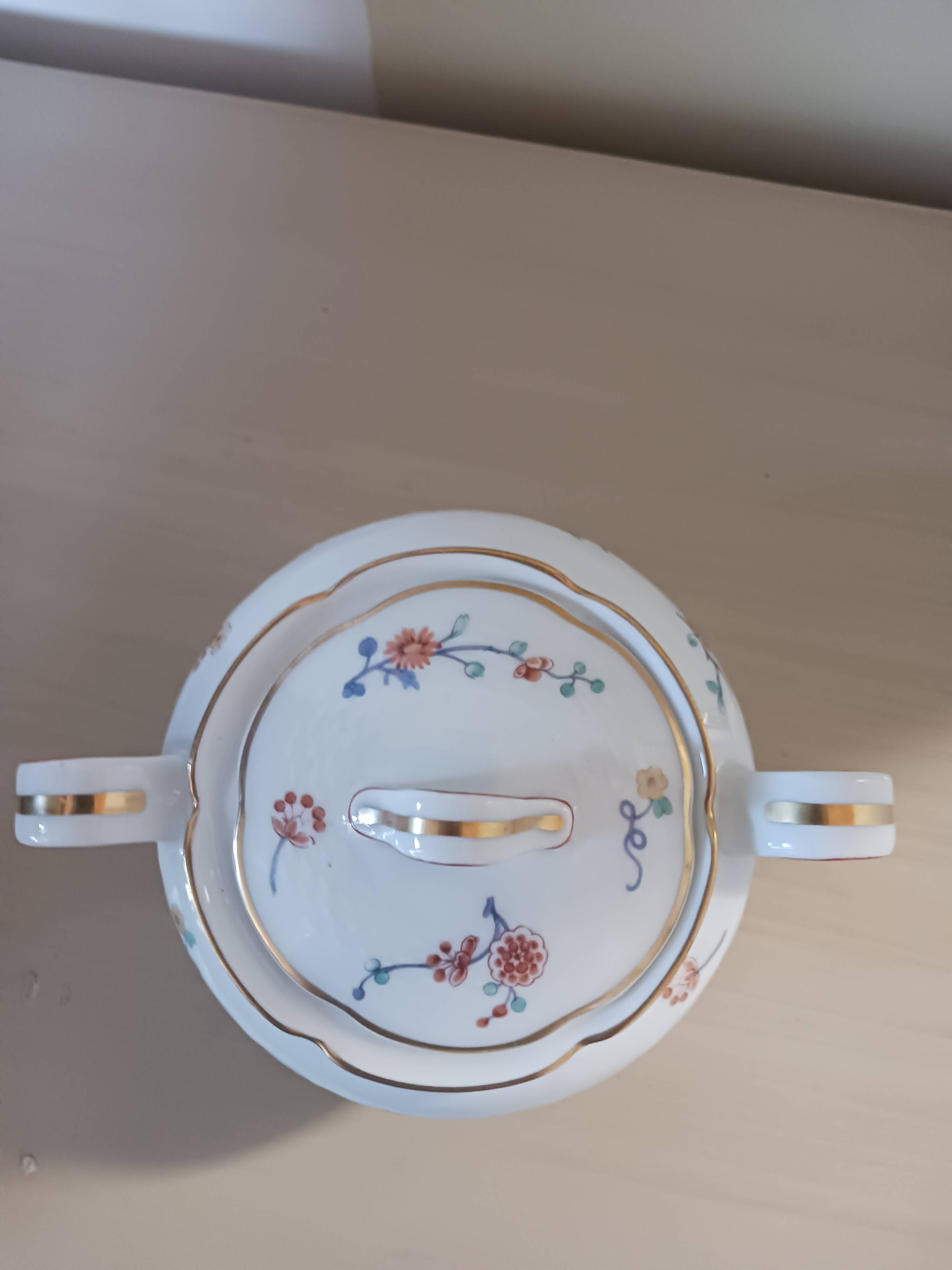Sucrier en porcelaine Théodore Haviland Paris .