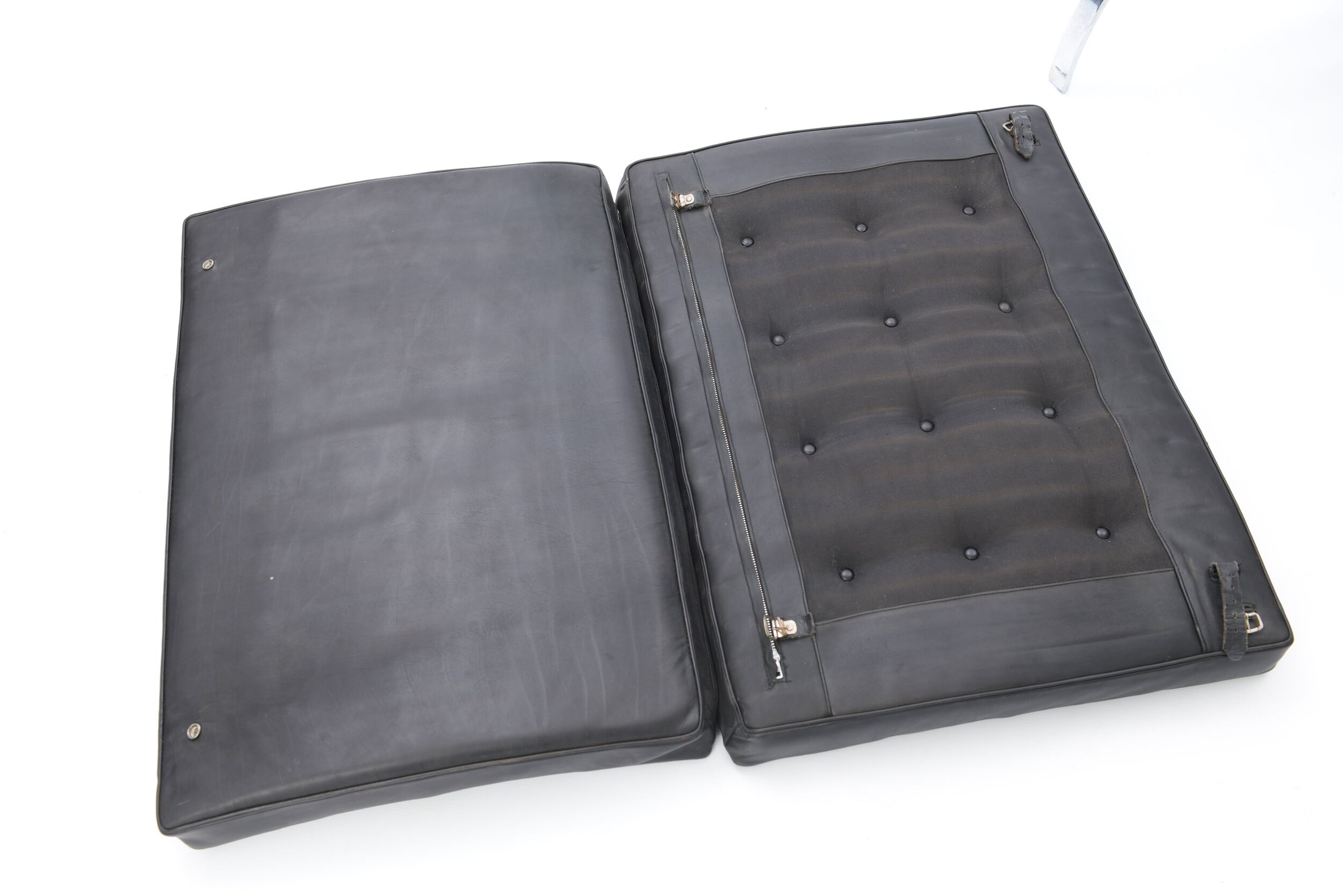 Barcelona chair by Mies van der Rohe, Knoll Studio