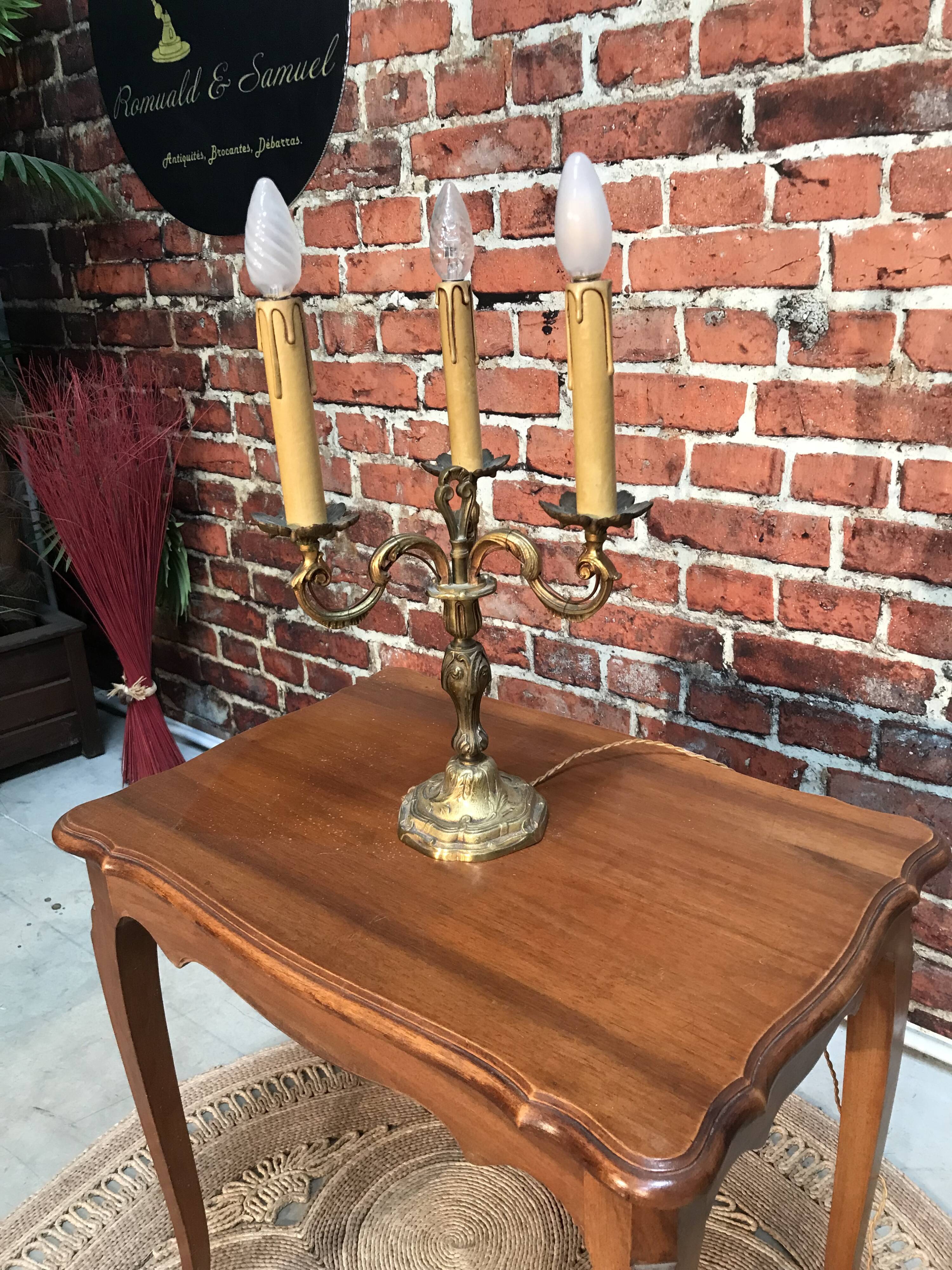 Electric candelabra