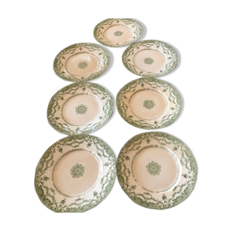 Set de 7 assiettes à dessert et un plat à gateau