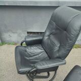 Fauteuil et repose pied cuir design scandinave