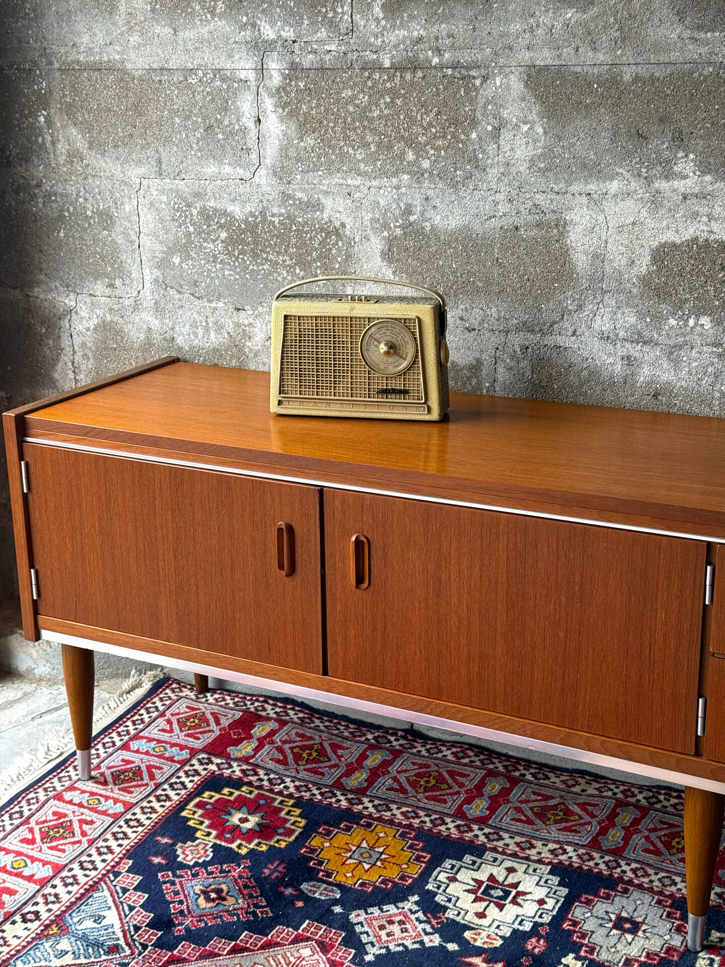 Scandinavian low sideboard in teak, 1960.