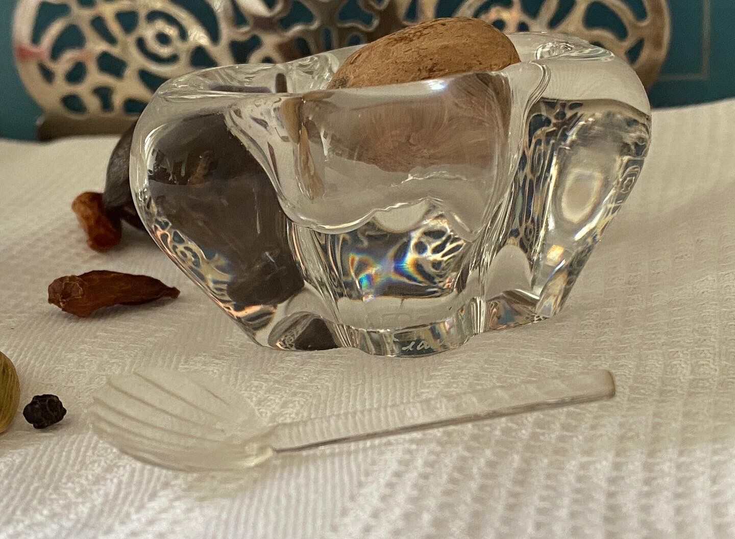 2 crystal salters and their crystal spoons "Daum France"