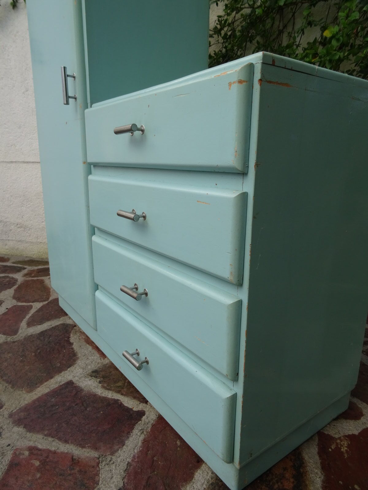 Asymmetrical wardrobe from the 1930